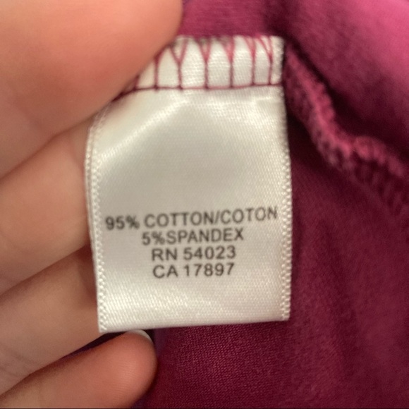 Banana Republic Basic VNeck tee - Raspberry - Picture 3 of 7